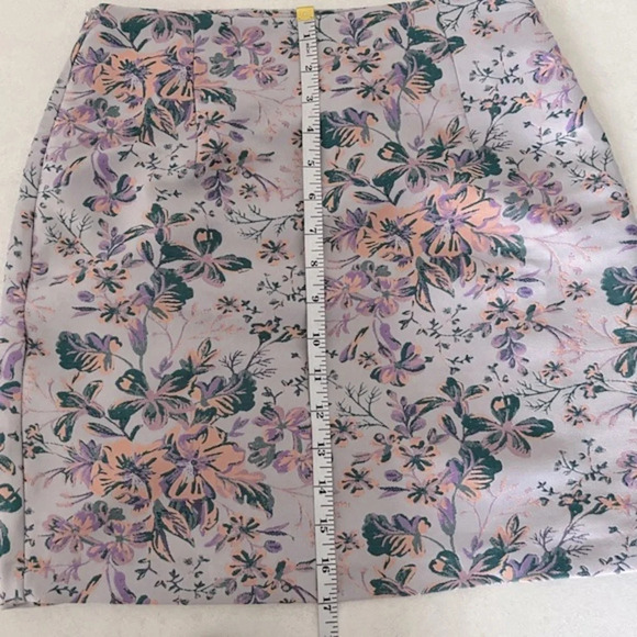 Zara/ Breathtaking brocade mini  skirt/ Gathered side/ Size US XS - Picture 13 of 15